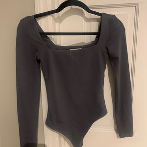 Aritzia Babaton Squareneck Longsleeve Bodysuit